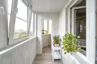 Отделка балкона ПВХ с утеплением