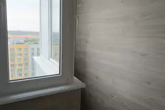 Обшивка лоджии Сапожок кварцвинилом