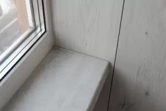 Объединение кухни с балконом: отделка ламинатом под ключ