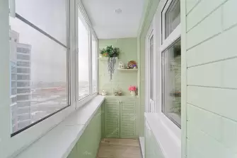 Отделка балкона под ключ с утеплением