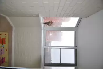 Отделка балкона Лодочка под ключ с холодным остеклением