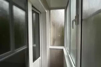 Отделка и остекление П-образного балкона без утепления, в кирпичном доме