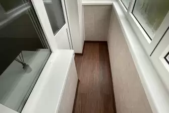 Отделка и остекление П-образного балкона без утепления, в кирпичном доме