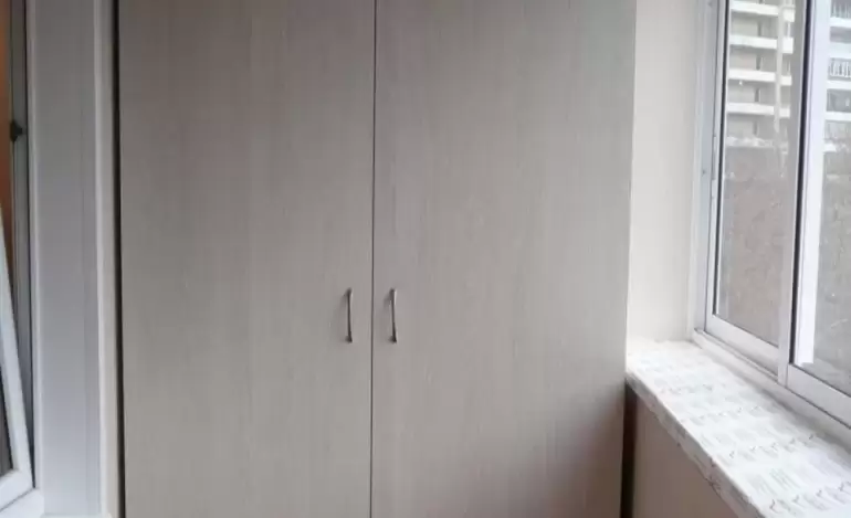 Распашные шкафы